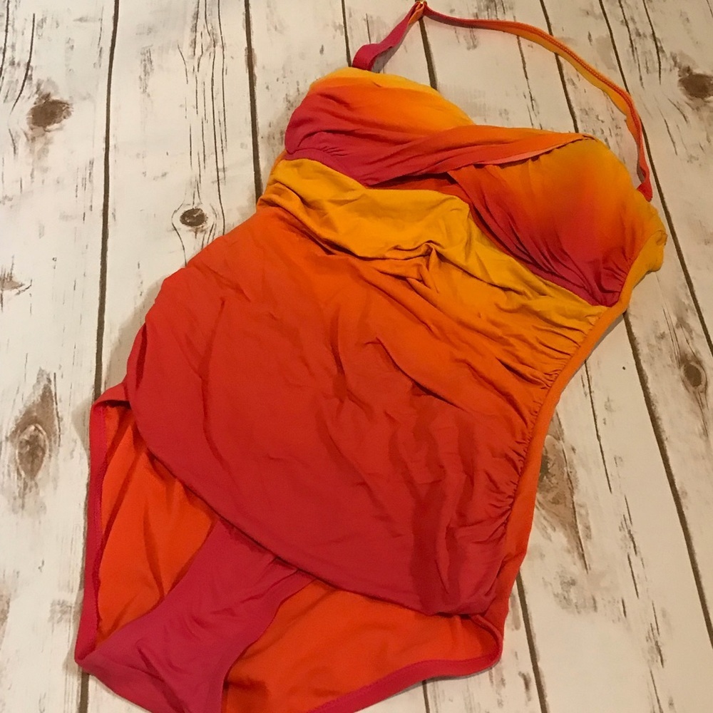 ❗️5/$25❗️Ombré Halter Swimsuit